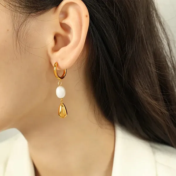 Gold_Pearldrop_Earrings_For_Women